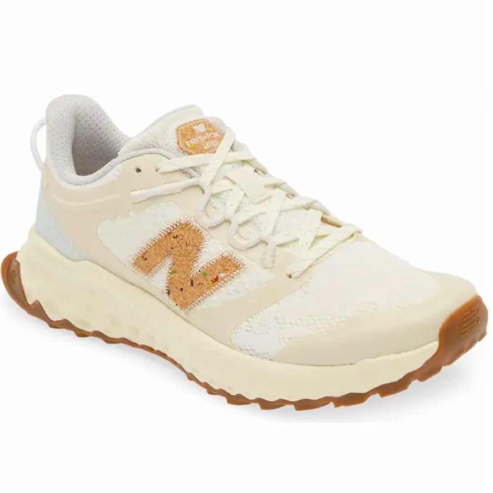 Women’s New Balance Fresh Foam Garoe size 7